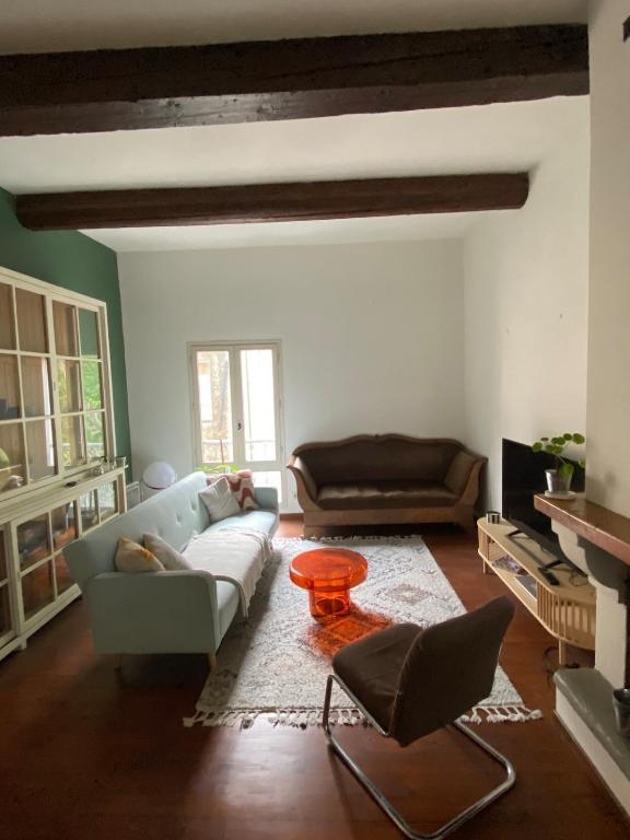 Photo de la galerie de l'établissement Grand appartement climatisé Avignon intra-muros, à Avignon