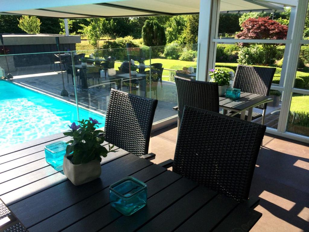 Bazén v ubytování Agerbæk Hotel nebo v jeho okolí