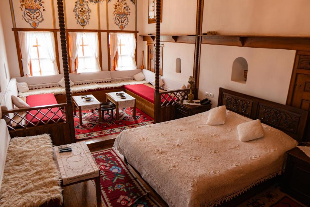 Postel nebo postele na pokoji v ubytování Old Bazaar 1790