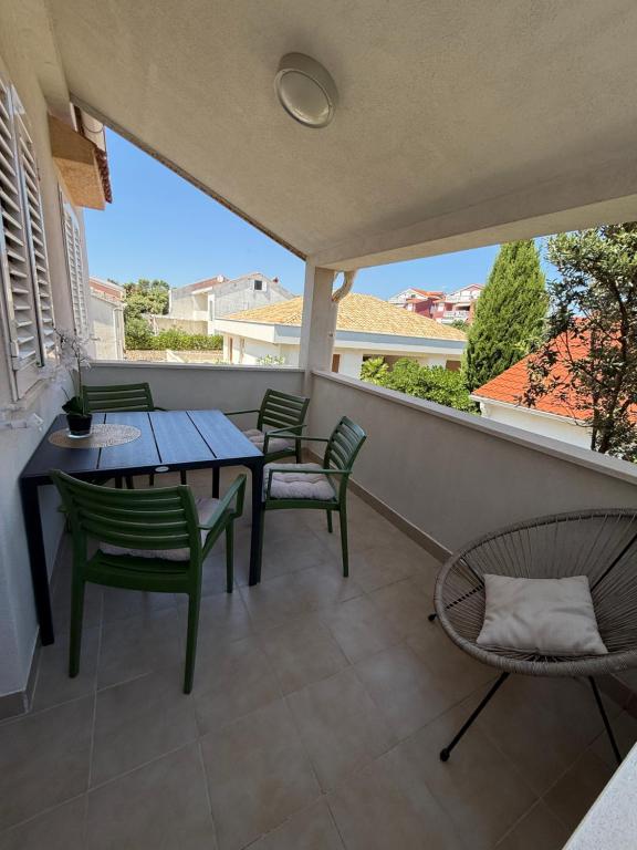 Balkón nebo terasa v ubytování Apartmani Pernjak