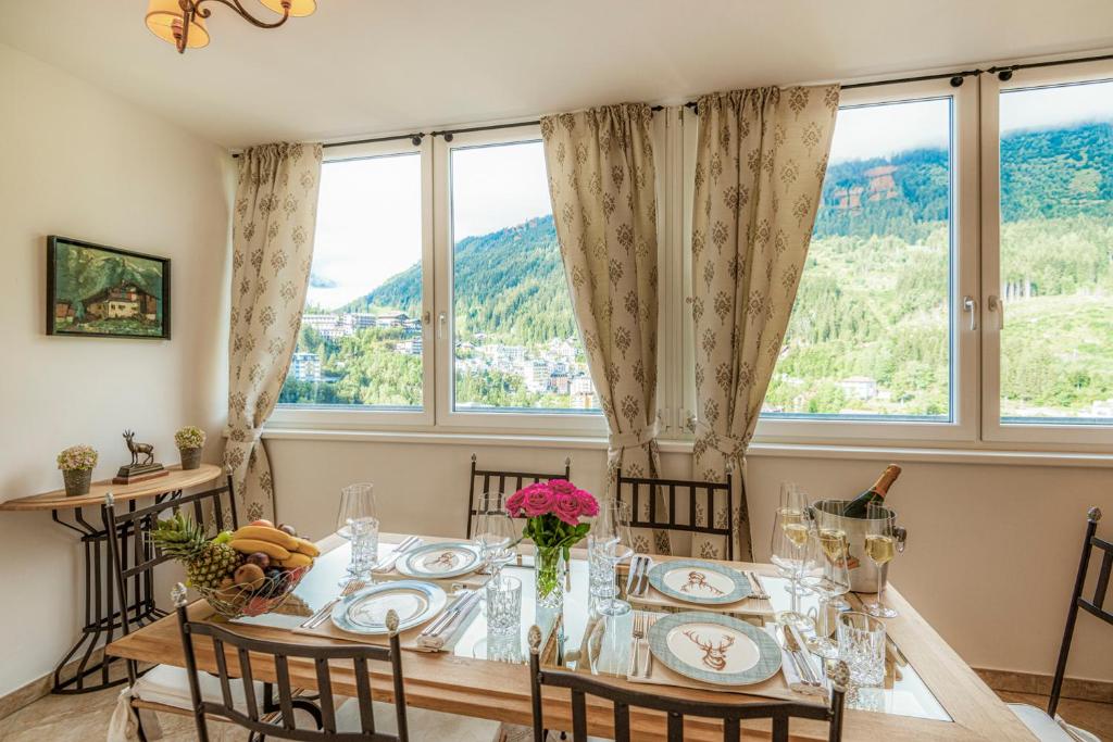 Nespecifikovaný výhled na hory nebo výhled na hory při pohledu z apartmánu