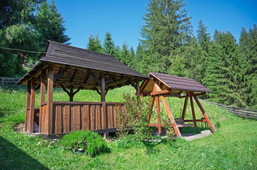 Zahrada ubytování Котеджі "У Яни"