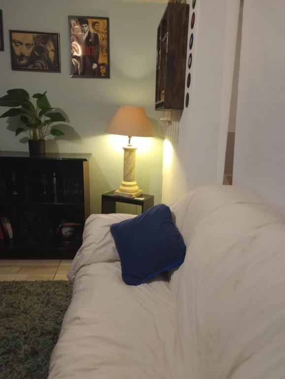Postel nebo postele na pokoji v ubytování Good Vibes Guest House