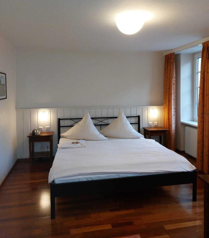 Postel nebo postele na pokoji v ubytování Hotel Goldener Stern