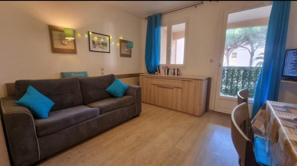 Photo de la galerie de l'établissement Chez K&D Studio 4, terrasse et piscine, à Saint-Raphaël