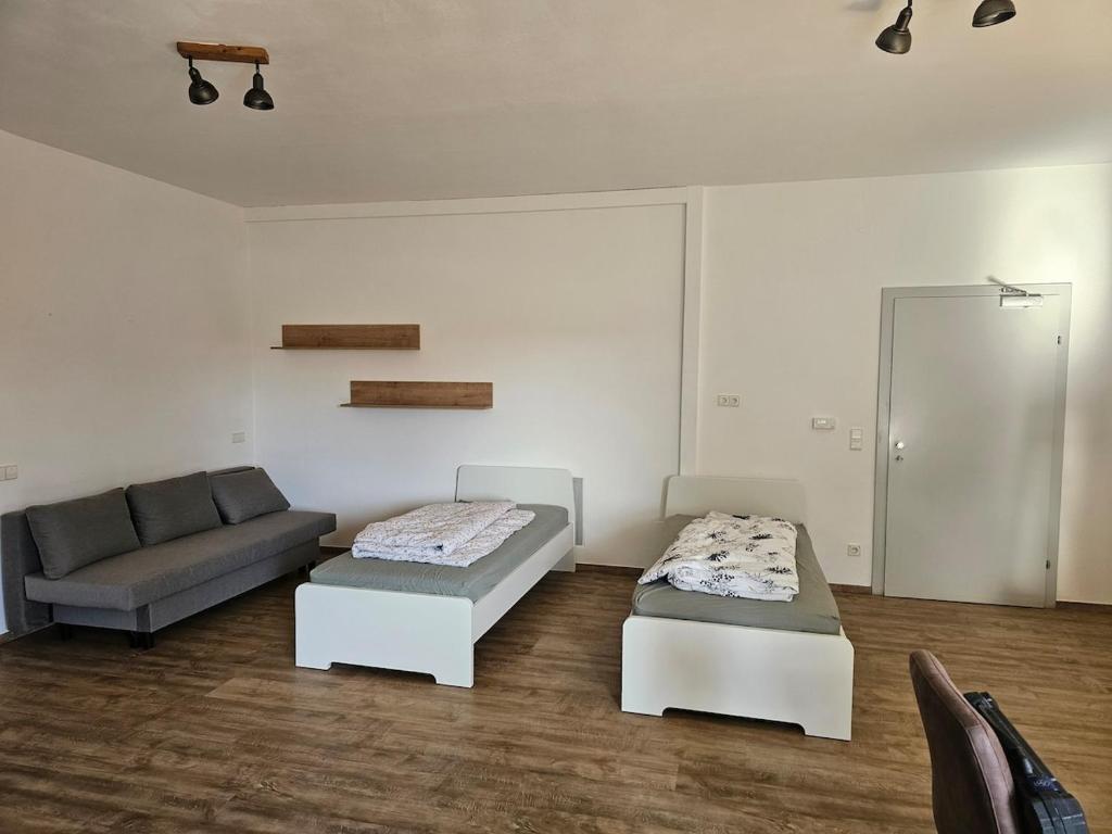 Un lugar para sentarse en 100 qm für 5 Pers nahe Mattsee