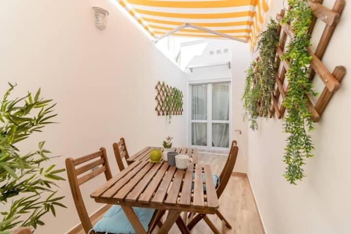 Super Apto 2habitaciones dobles 4 pax wifi terraza