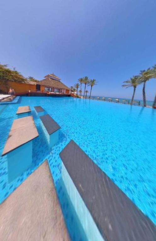 Bazén v ubytování JHotelResorts nebo v jeho okolí