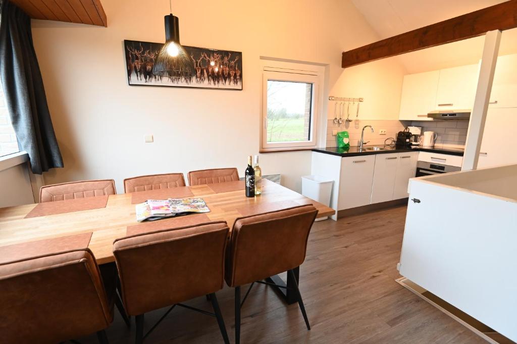 Kuchyň nebo kuchyňský kout v ubytování Holiday Park La Sapinière