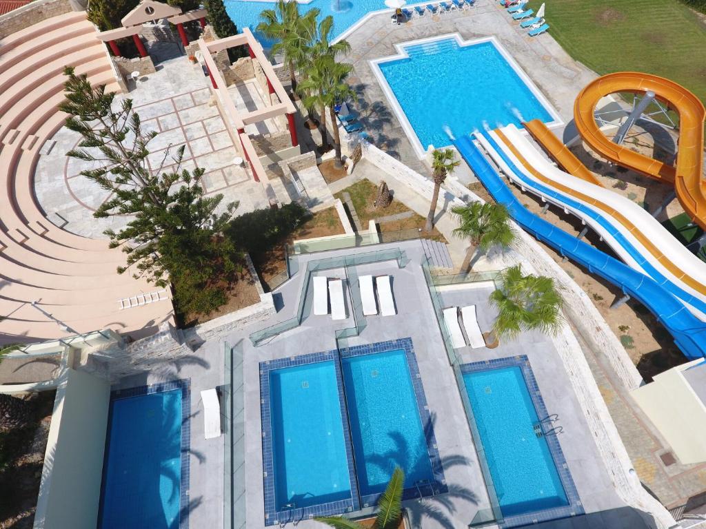 Bazén v ubytování Rethymno Mare & Water Park nebo v jeho okolí
