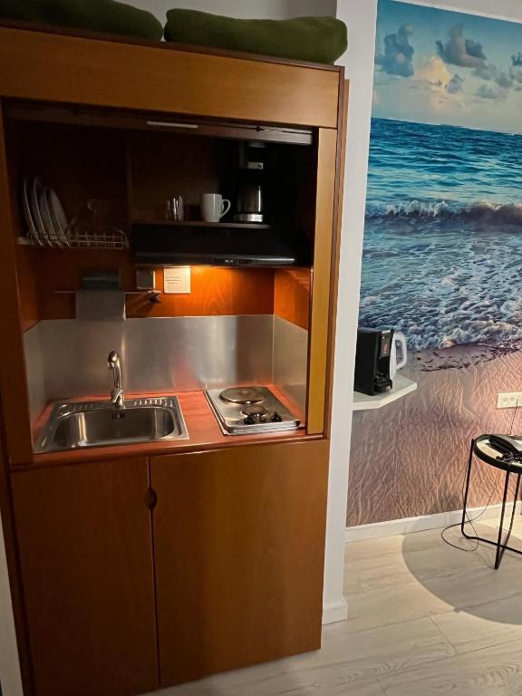 Christina Beach Hotel - 12