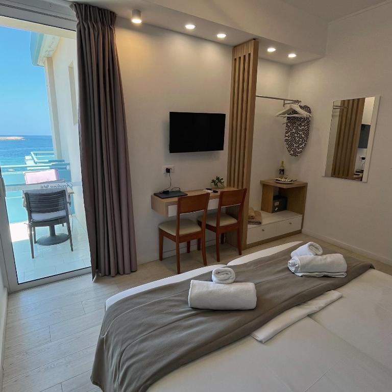 Christina Beach Hotel - 17