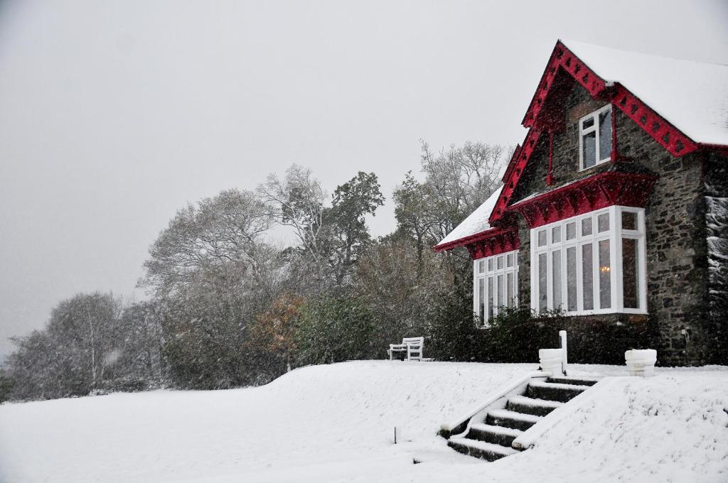Rowardennan Youth Hostel v zimě