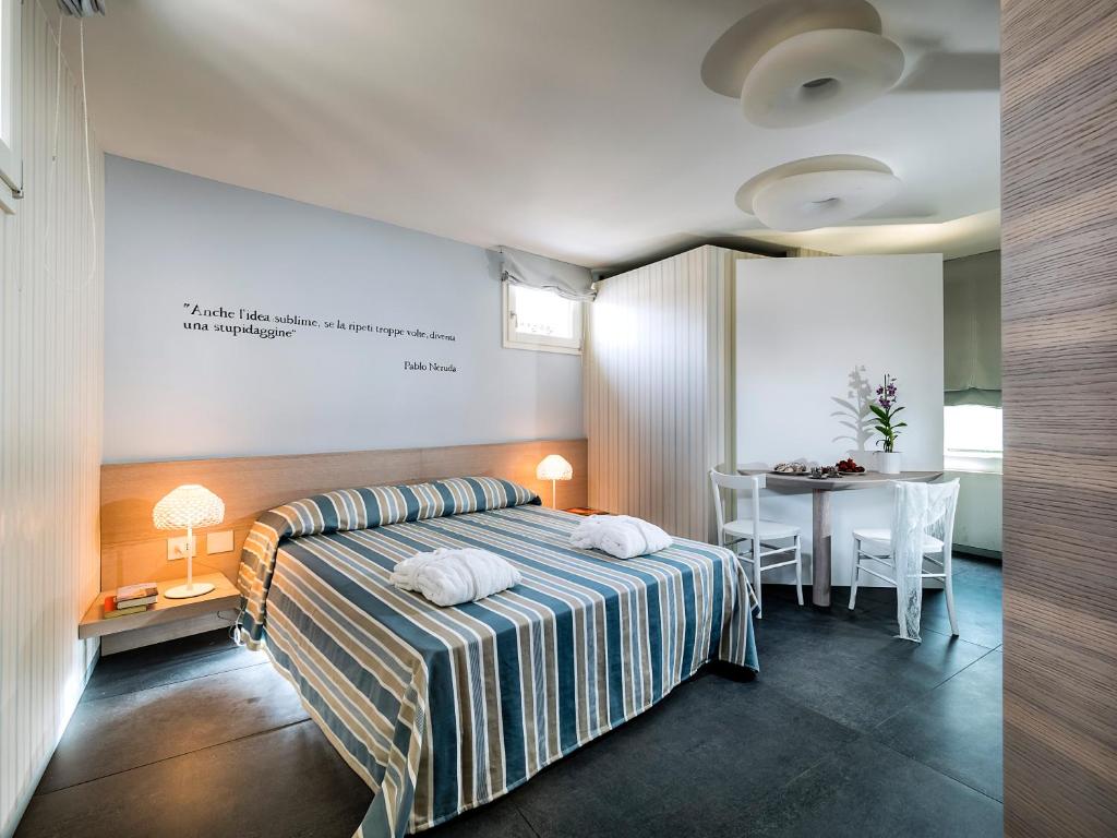 Duomo Suites & Spa - Resim 40