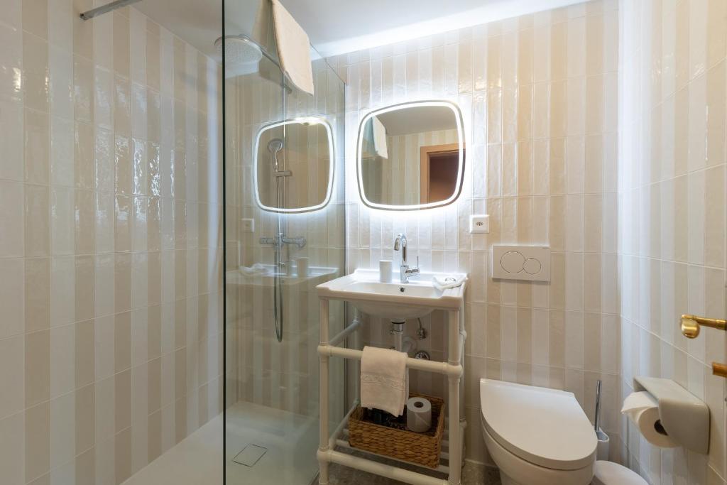 Koupelna v ubytování Hotel Engadinerhof Pontresina