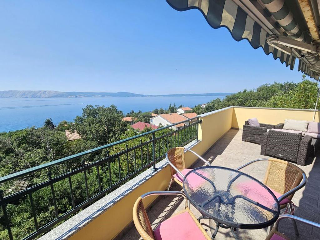 BLAZ 3 - Apartment 5 pax, terrace with sea view, 150 m from the beach