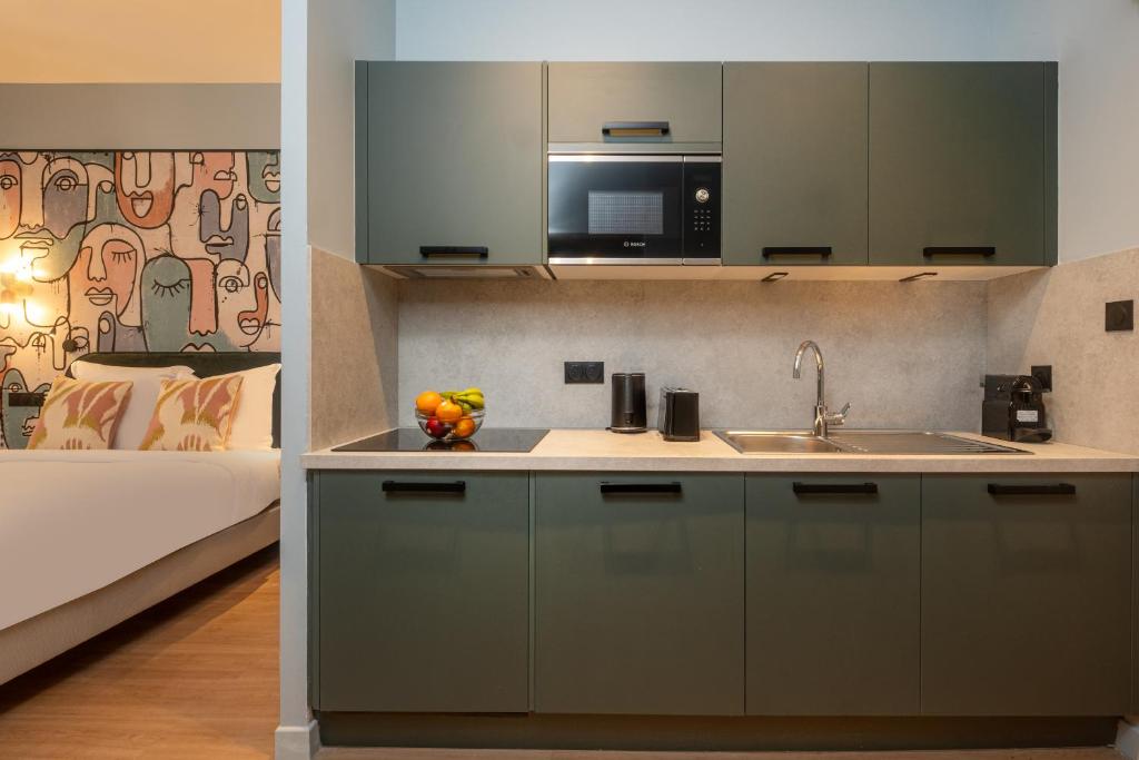 Montmartre Paris Suite - Resim 5