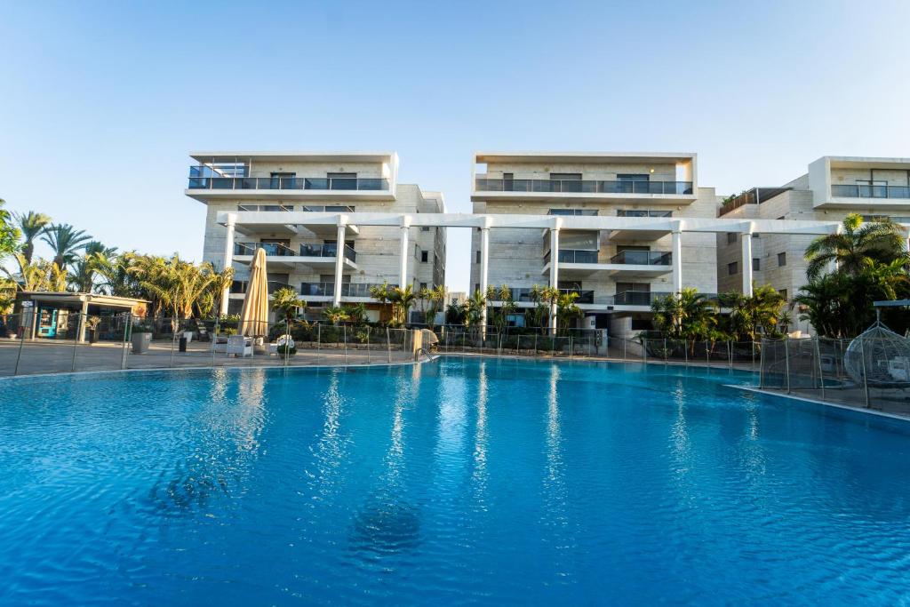 Πισίνα στο ή κοντά στο Royal House Escape by IsrApart