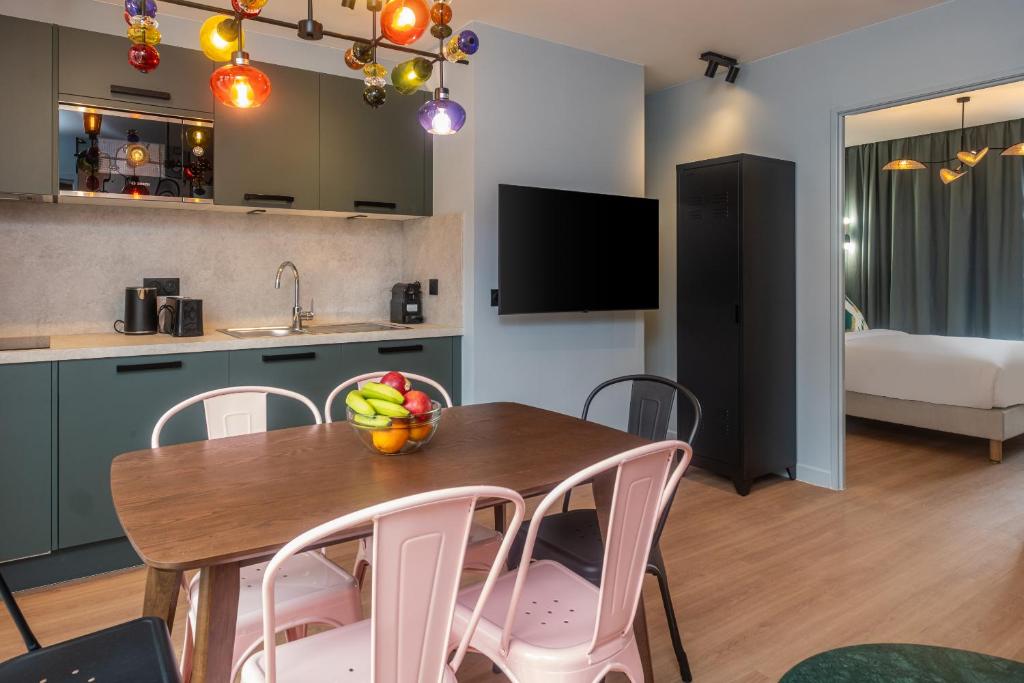 Montmartre Paris Suite - Resim 23