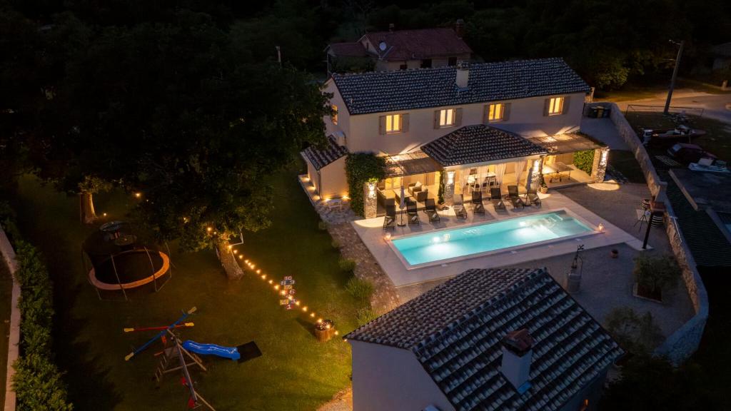 Basen w obiekcie Villa Batelica lub w pobliżu
