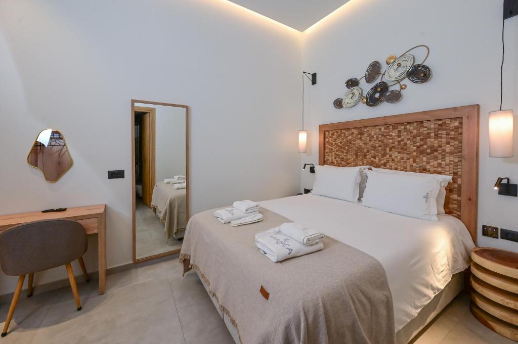 Marea Boutique Suites - 18