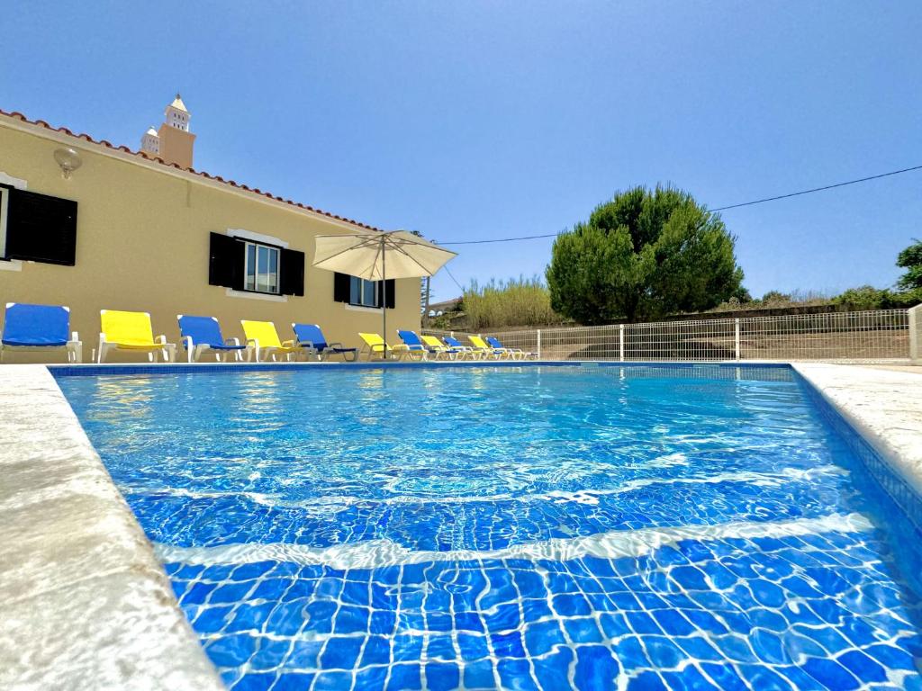 Πισίνα στο ή κοντά στο Quarteira Amazing Villa With Private Pool by Homing