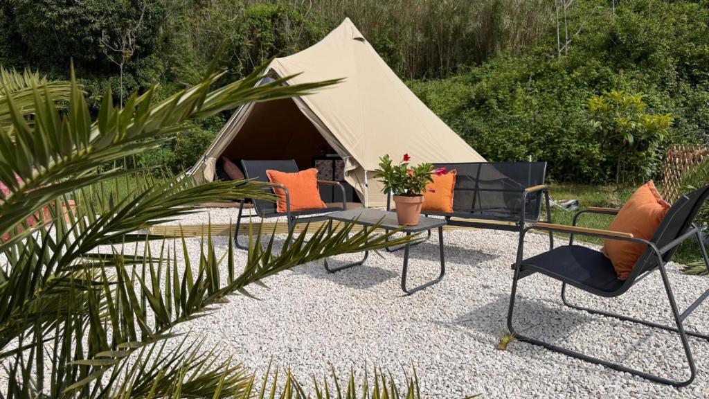 glamping-la-yurta-nel-verde-luxe-ingerichte-4persoons-belltent-torino