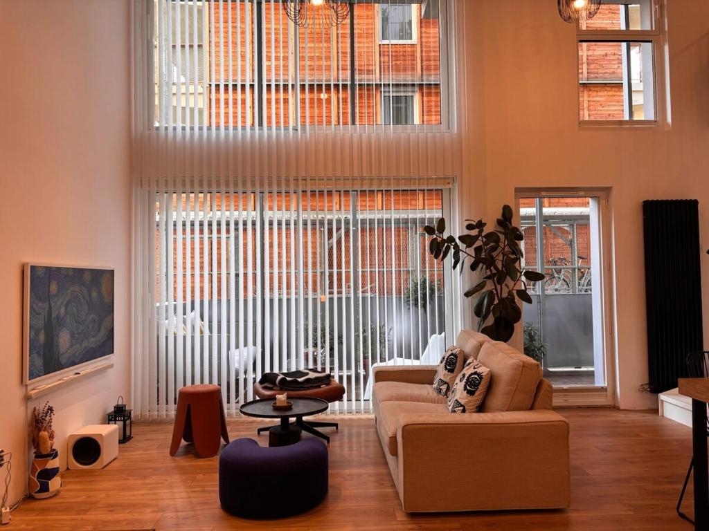 Photo de la galerie de l'établissement Appart Duplex Quai Brazza avec Terrace et Parking, à Bordeaux