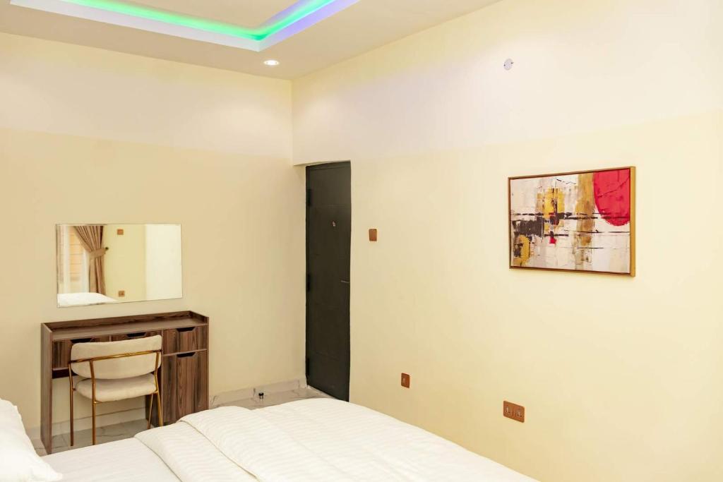 Kuchyň nebo kuchyňský kout v ubytování Crowned Crest Apartments