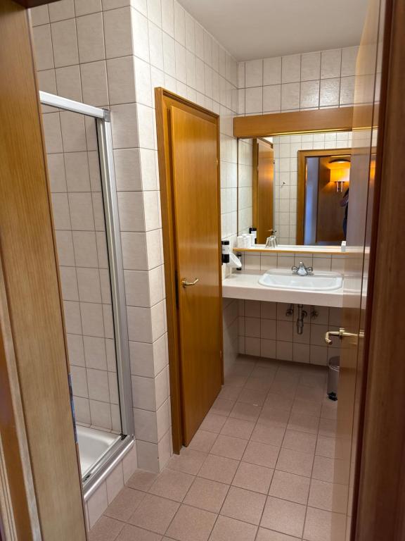 Koupelna v ubytování Hotel Goldenes Schiff