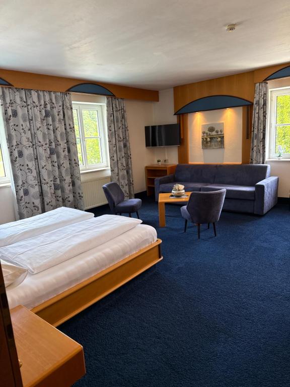 Postel nebo postele na pokoji v ubytování Hotel Goldenes Schiff