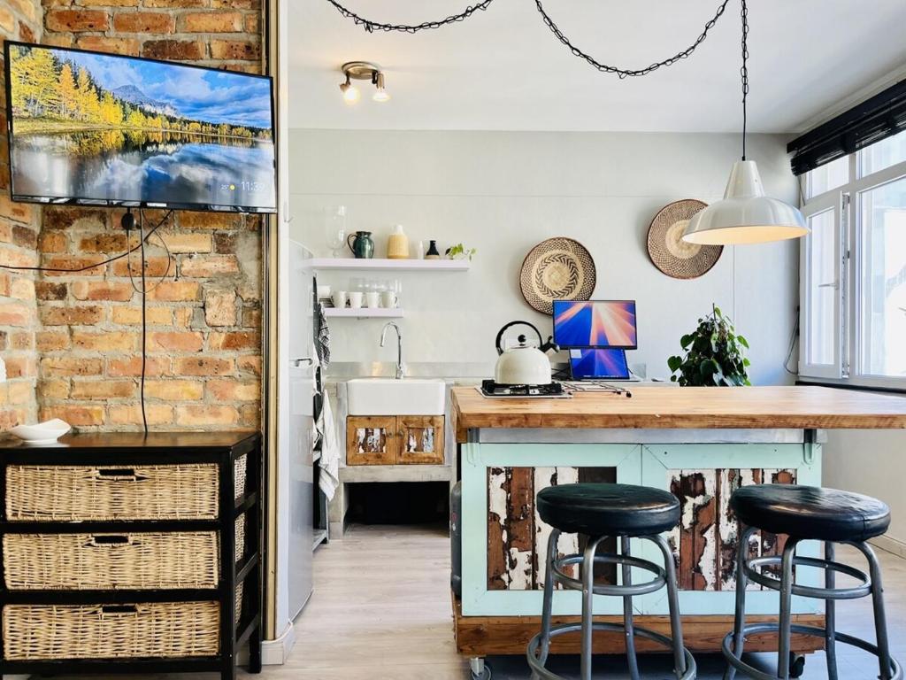 Φωτογραφία από το άλμπουμ του Cozy Stylish Studio in Cape Town στο Κέιπ Τάουν