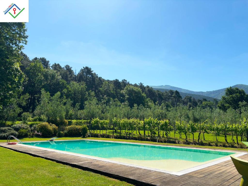 Bazén v ubytování Il Palazzaccio con Piscina a Lucca by TuscanyWeGo nebo v jeho okolí