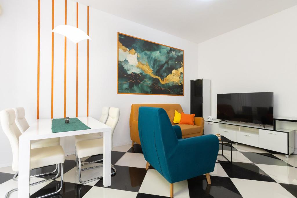 Guest House Cinema close to port - 4