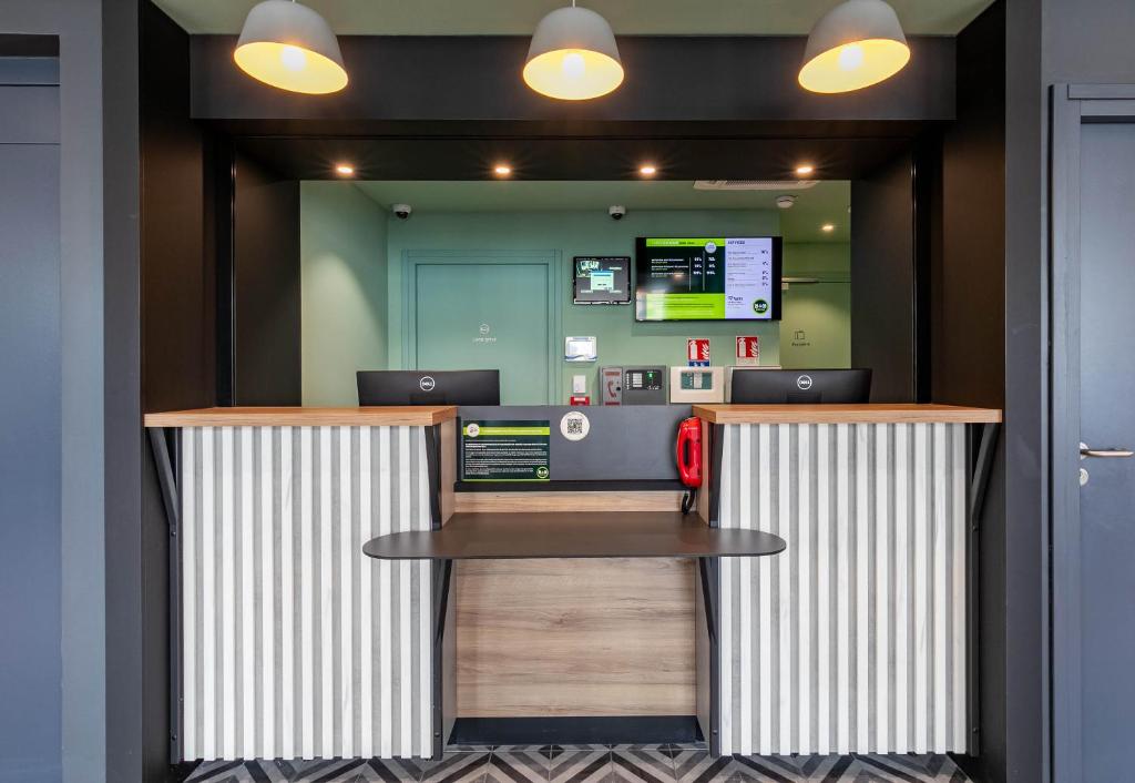 B&B HOTEL Mulhouse Bâle Aéroport photo
