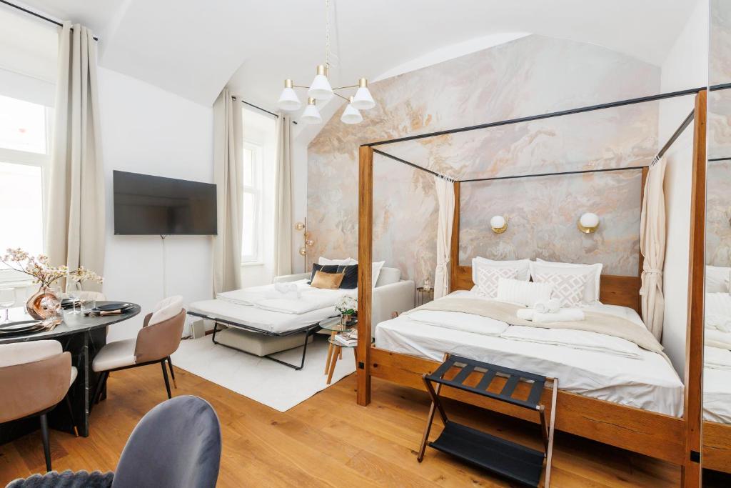 Roman style apartment near city centre