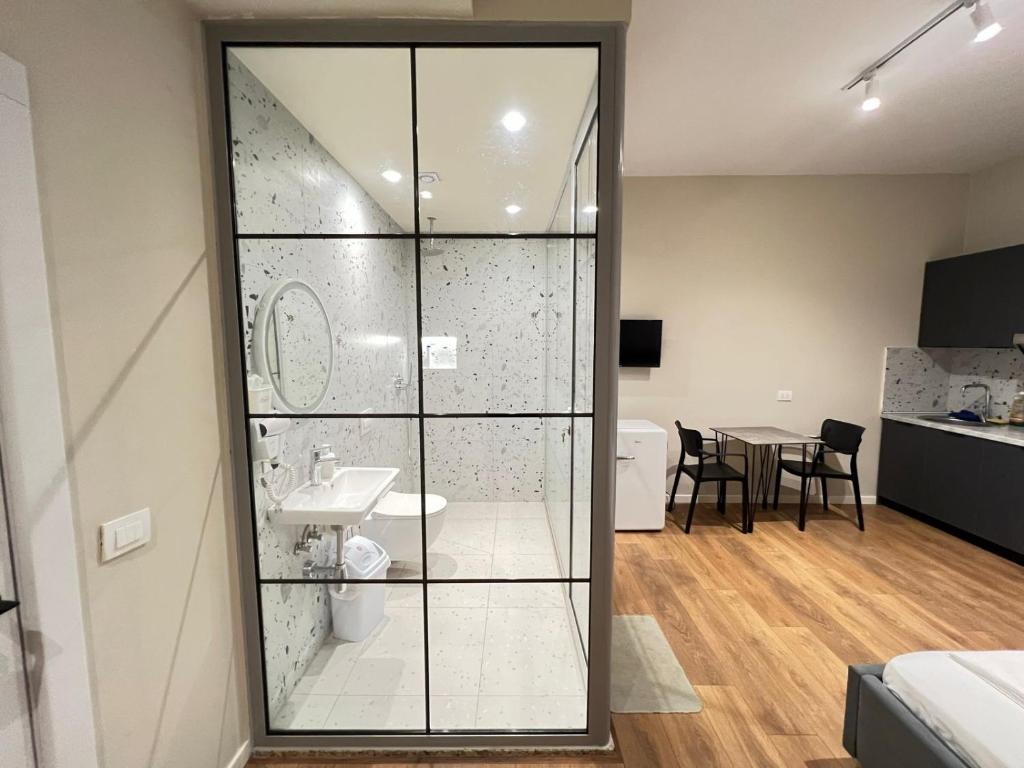 A cozinha ou kitchenette de Serene Stay