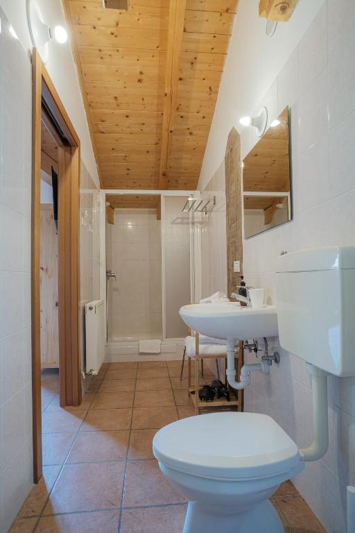 Koupelna v ubytování APARTHOTEL STREMBO