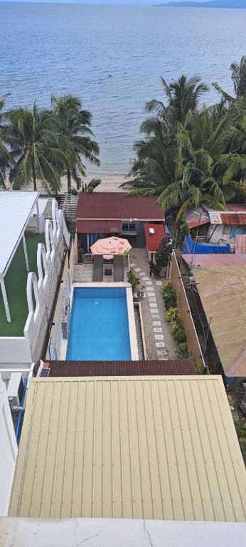 Piscina di Exclusive Beachfront House with Pool Batangas 16pax o nelle vicinanze