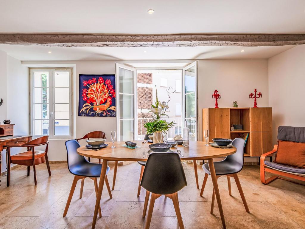 Apartment Les Palmiers by Interhome