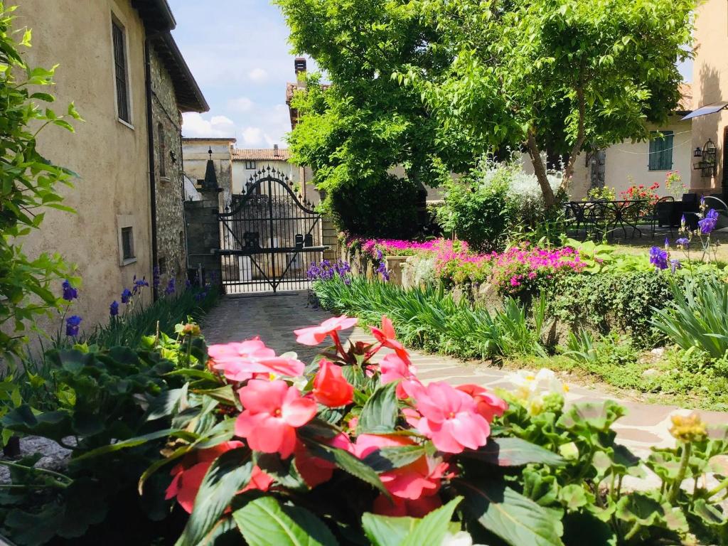 Ogród w obiekcie La Casa Di Campagna Sul Garda