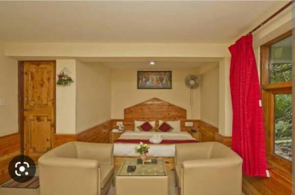 Posezení v ubytování Hotel Himalayan Valley View Retreat - Best Selling Riverside Hotel in Manali