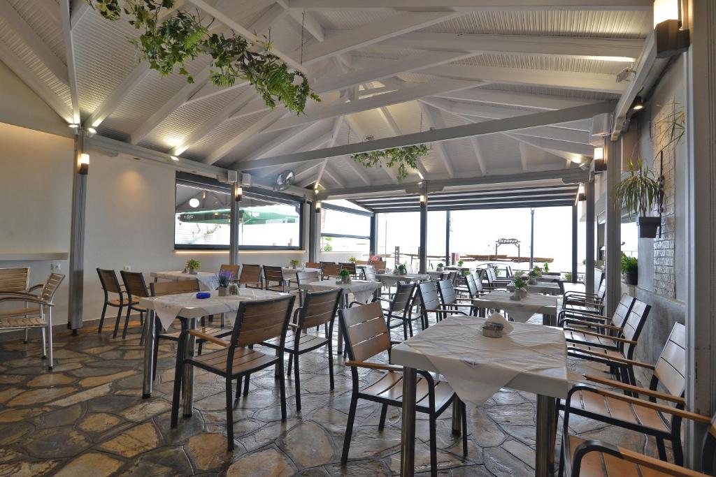Restaurace v ubytování PERASMA ROOMS