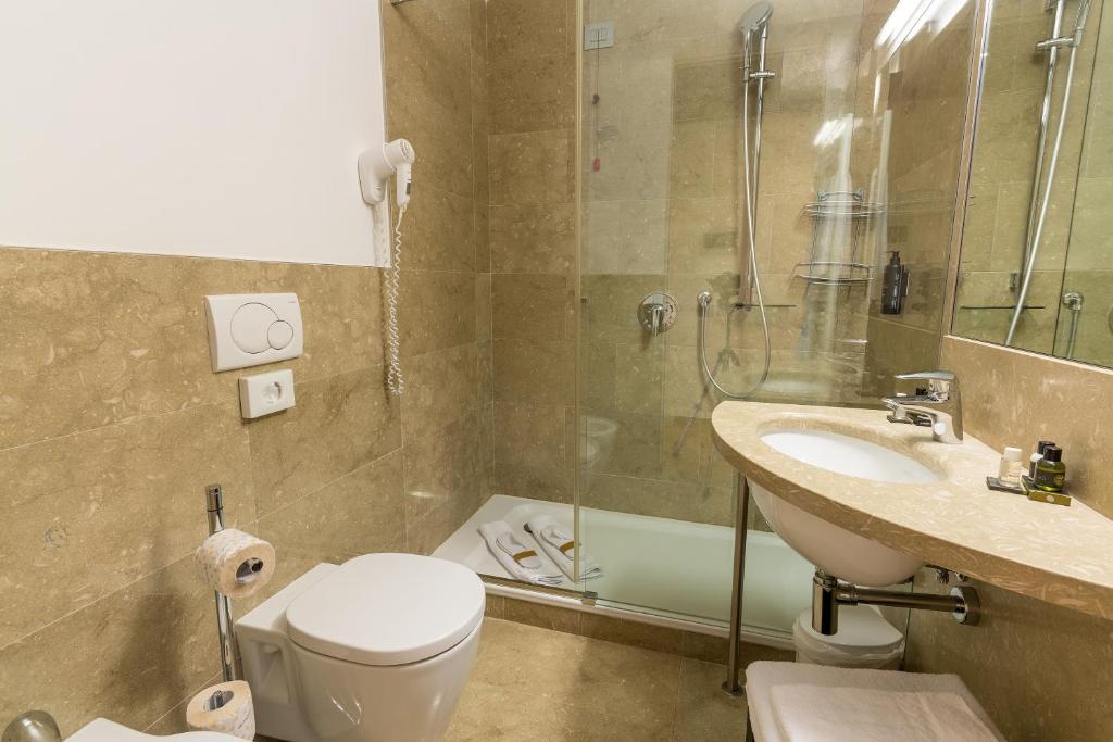 Koupelna v ubytování Hotel Pineta