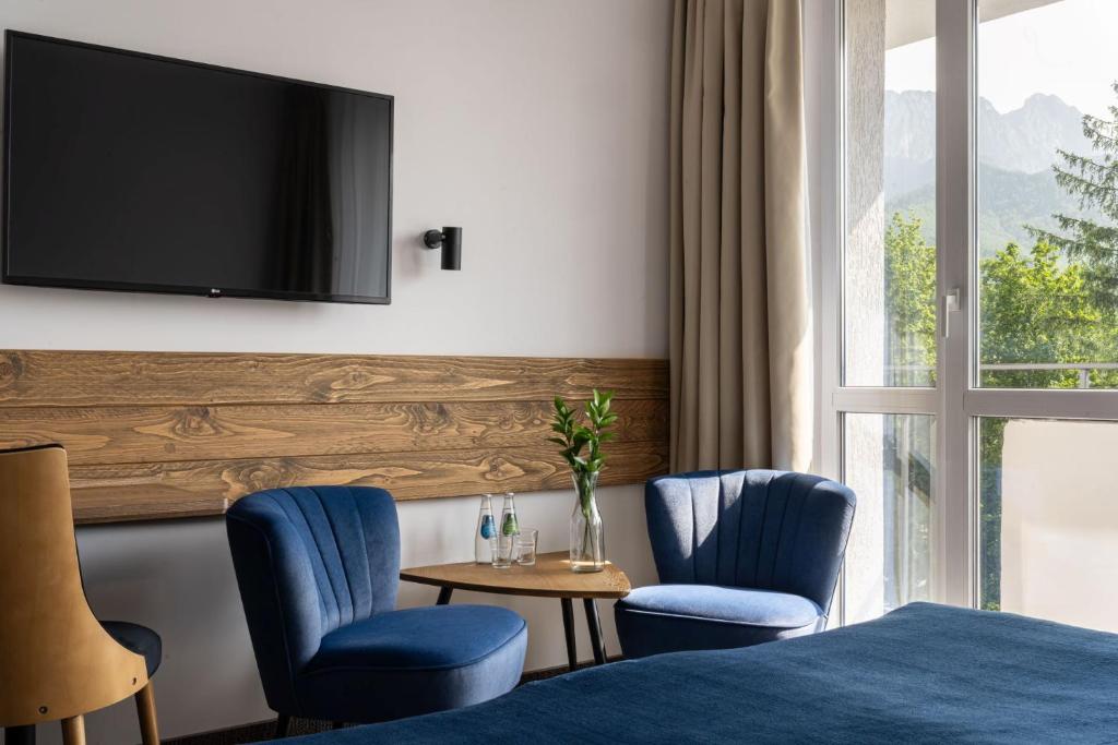 
Double or Twin Room with Mountain View
