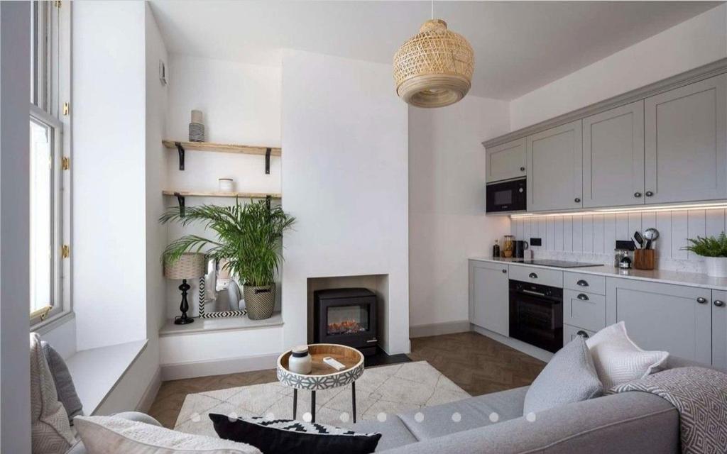 Η κουζίνα ή μικρή κουζίνα στο 96 South Street