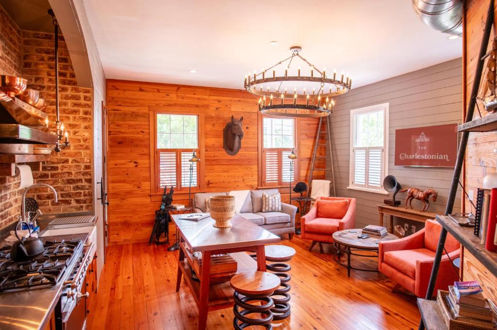 The Charlestonian - 