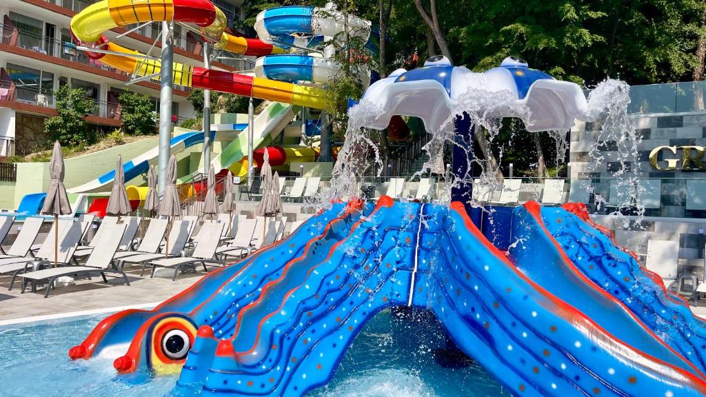 Bazén v ubytování BSA Gradina Hotel & Aquapark - All Inclusive nebo v jeho okolí
