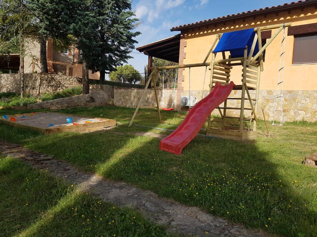 Herní místnost nebo prostor pro děti v ubytování Casa Climent