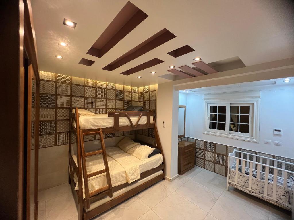 A bed or beds in a room at شقه فندقيه